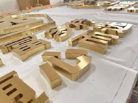 南涧拉丝不锈钢字的特点。